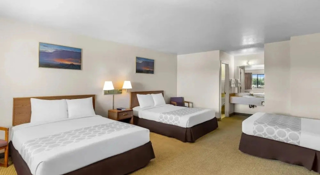 Двухместный номер Standard с видом на горы Rodeway Inn Copper Stay Benson AZ I-10 Exit 304
