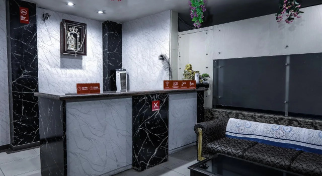 Hotel Tourist Palace, Rezerwuj Hotel Hajdarabad 