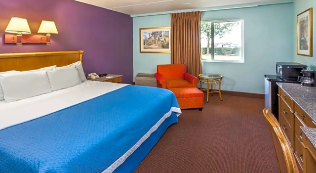 Люкс Days Inn by Wyndham Portage Indiana Dunes National Park