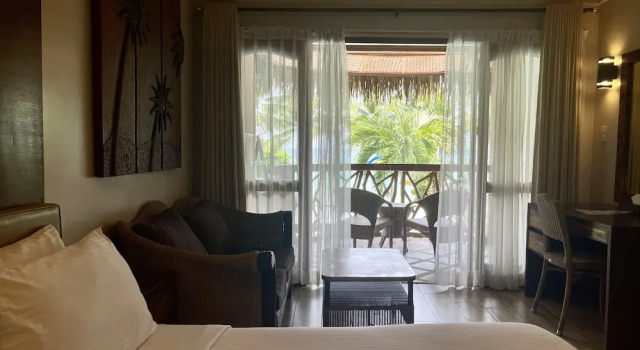 Номер Premier с балконом и рядом с пляжем Red Coconut Beach Hotel Boracay