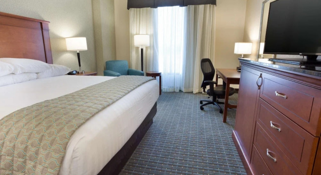 Номер Standard Drury Inn & Suites Burlington