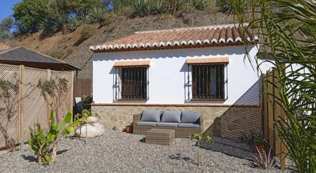 Finca Las Hierbas B&B, Забронировать Отель «постель и завтрак» Отели Алора с парковкой, Парковка