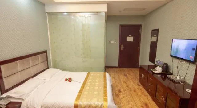 Люкс Rongji Hotel Chibi