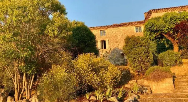 Logis Hotel Le Clos Des Sullys, Rezervovat Hotel Saint-André-de-Roquepertuis Gard