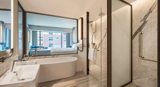 Номер Standard Hilton Saigon
