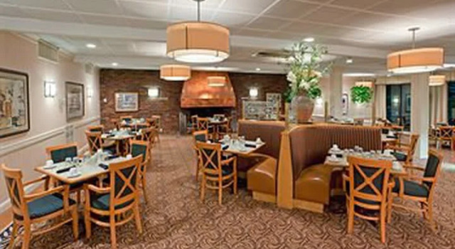 Четырёхместный номер Standard Holiday Inn Johnstown-Gloversville by IHG