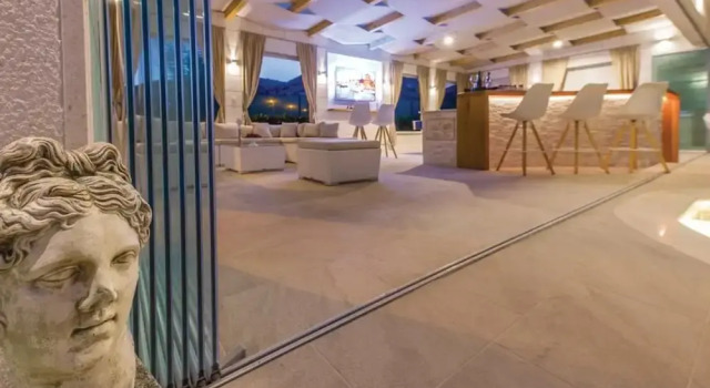 Luxury Villa Malo