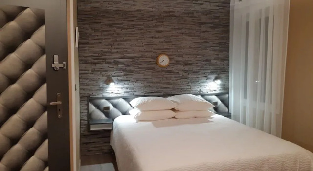 Le 72 Watt, Book Hotel Hotels in Fumel with Parking, Parking