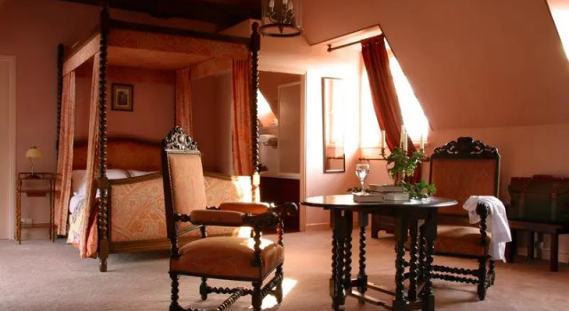Chateau De Brelidy, Rezerwuj Hotel  