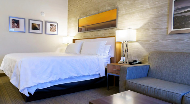 Holiday Inn Cape Cod, Prenota Hotel Falmouth Cape Cod