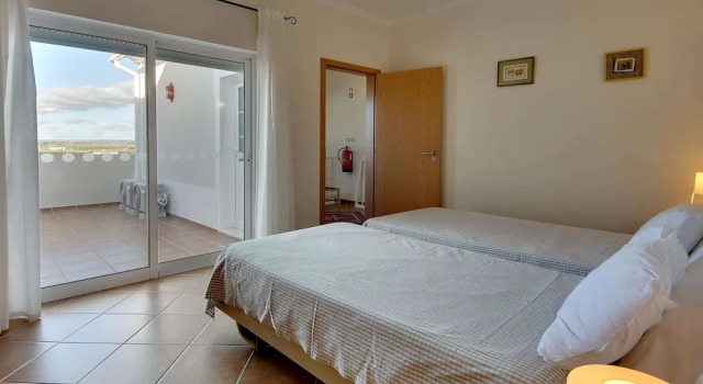 Villa in Carvoeiro With Swimming Pool, Boek Villa Carvoeiro Albufeira
