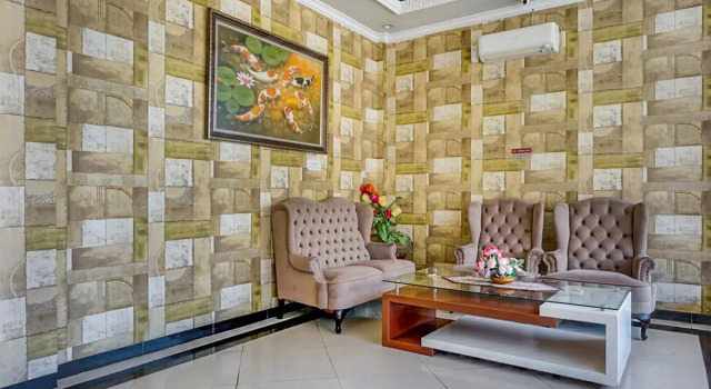 OYO 3157 Grand City Inn, Prenota Hotel Hotel a Sulawesi con parcheggio, Parcheggio