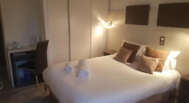 Номер Standard Logis Hôtel Restaurant les Charmettes