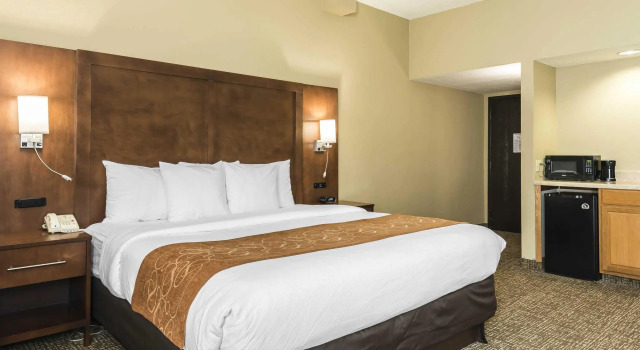 Люкс Comfort Suites Baymeadows Near Butler Blvd