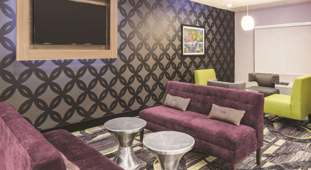 Holiday Inn Express Hotel & Suites Milledgeville, Boek Hotel Hotels in Georgia met parkeren, Parkeren