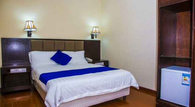 Blue Birds International Hotel