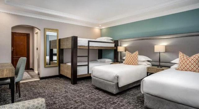 Четырёхместный номер Superior Premier Hotel Roodevalley