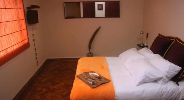 Suite 6 Suites Hotel