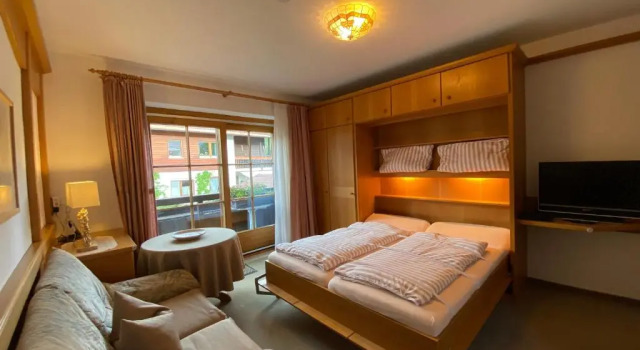 Ferienwohnungen Haus Rebstock, Varaa Hotelli Hotellit Baijeri pysäköinnillä, Pysäköinti