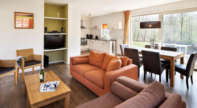 Thatched villa with two bathrooms, at 8 km. from Hoogeveen, Varaa Villa Hoogeveen Drenthe
