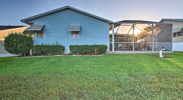 Коттедж Lovely Lady Lake Home w/ Resort Amenities & Lanai!
