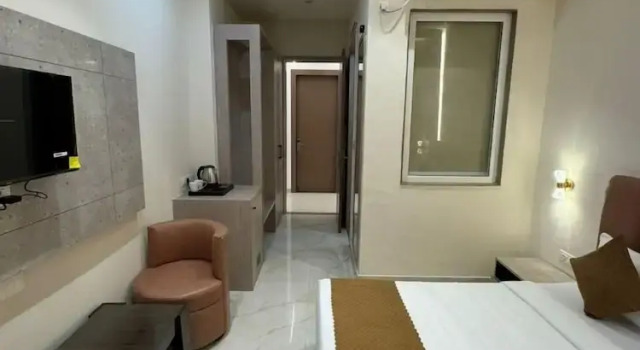 Sethi Grand Hotel