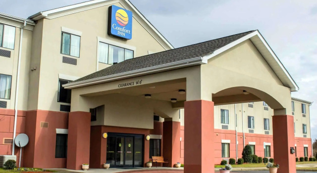 Кровать в общем номере Comfort Inn Smithfield near I-95