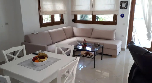 Angelikis Holiday House, Book Hotel Kriopigi 