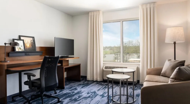 Люкс Fairfield Inn & Suites Akron Fairlawn