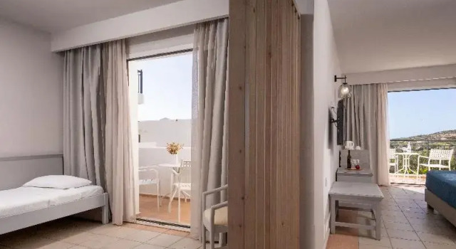 Семейный номер Standard с балконом и с видом на сад Mare Village