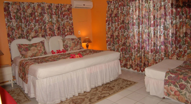 PinkHibiscus Guest House, Rezervovat Penzión Hotely v Montego Bay Coast se snídaní, Snídaně