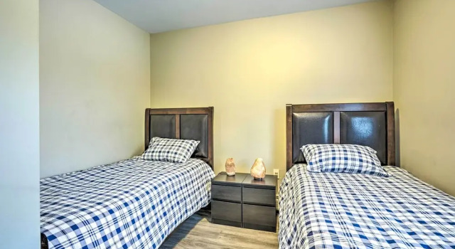 Коттедж Family-friendly Keansburg Home: Walk to Beach!