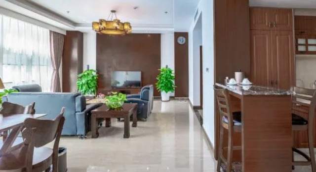 Люкс Executive Ledong Guest House (High-speed Railway Station)