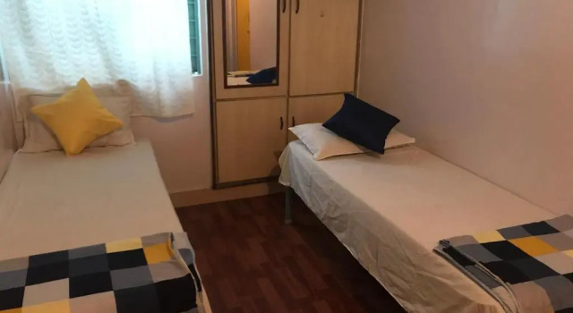 Кровать в общем номере (мужской номер) The Little Blue Window Hostel
