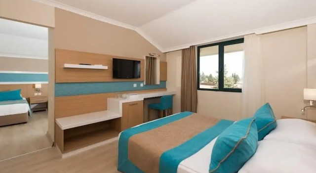 Семейный номер Standard с балконом Sandy Beach Hotel - All Inclusive