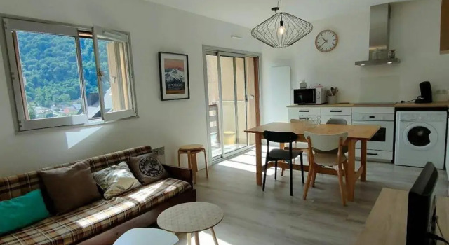 Appartement Cauterets, 1 pièce, 4 personnes - FR-1-234-242, Rezervasyon Daire Pyrenees National Park otoparklı oteller, Otopark