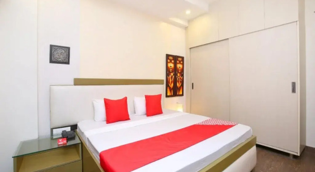 Royale Lake Suites