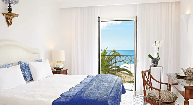 Вилла Beach с 4 комнатами seafront Курорт Caramel, A Grecotel Resort to Live