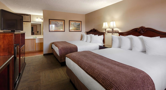 Четырёхместный номер Standard Best Western Torchlite
