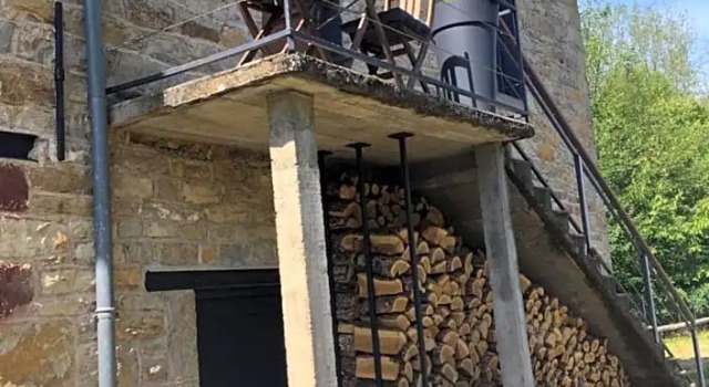 Au bord de l'eau, Забронировать Отель Ла-Канург Lozère
