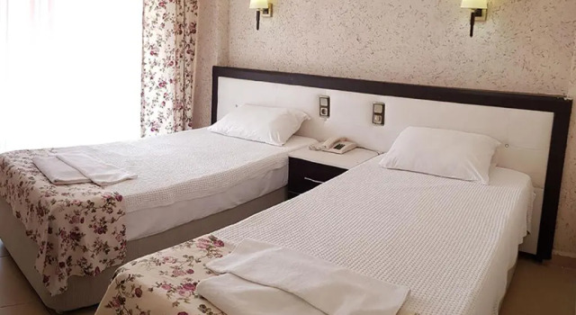 Двухместный номер Standard Moni Hotel