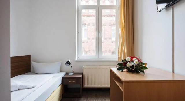 Одноместный номер Standard Queens Park Hotel