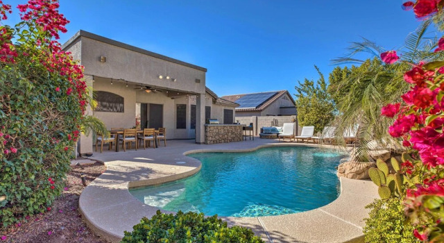 Коттедж Close to Hikes! Snowbird Oasis w/ Pool in Estrella