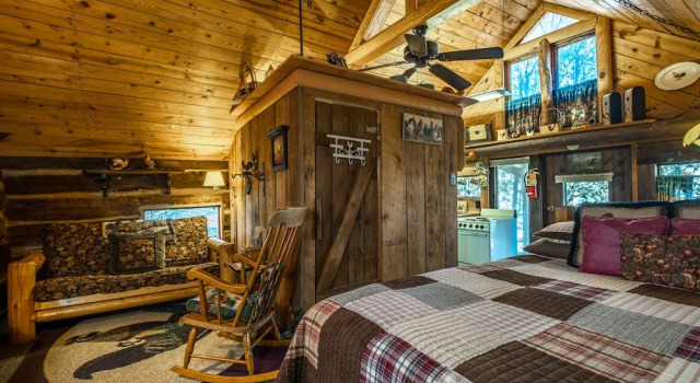 Cobb Creek Cabins, Réserver Maison d'hôtes Bellview États-Unis
