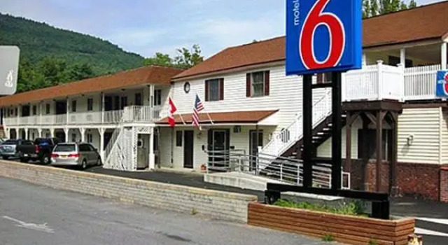 Двухместный номер Standard Howard Johnson by Wyndham Lake George