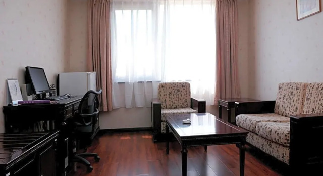 Люкс Deluxe Holiday Inn Express Qingdao Shibei by IHG