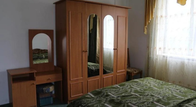 Slavutych Zakarpattya, Rezerwuj Hotel Polyana 