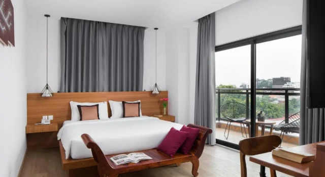 Полулюкс Deluxe Phnom Penh 51 Hotel & Residences