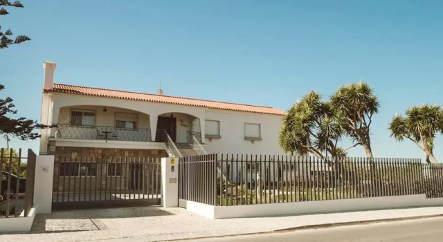 House With 7 Bedrooms in Estói, With Wonderful sea View, Shared Pool, Enclosed Garden - 18 km From the Beach, Book Feriehus Estoi Sotavento