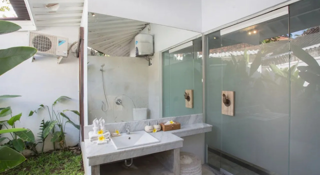 Вилла с 5 комнатами Villa Noni Seminyak